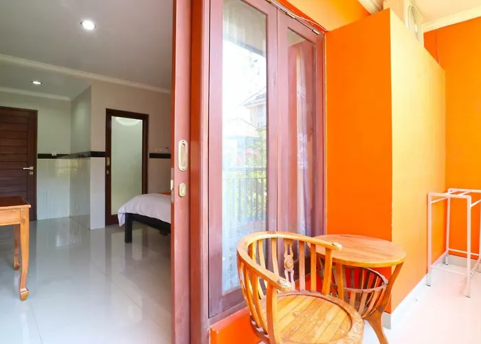 Rena Segara House Guest house 2*