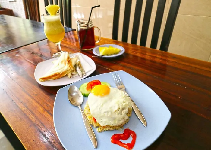 Rena Segara House Guest house 2*